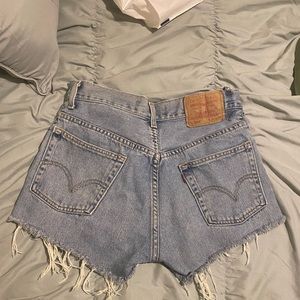 Levi shorts 550
